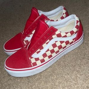 Vans Old School Checker. Needs laces.